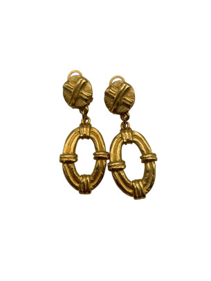 Boucle d'oreille. Pierre...