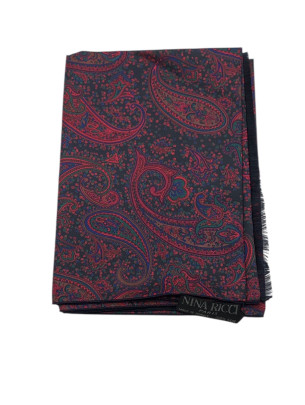 Foulard en soie Nina Ricci.