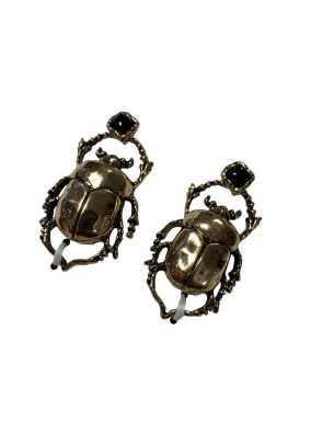 Boucle d'oreille scarabée